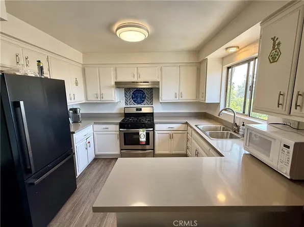 12287 Osborne St APT 12, Pacoima, CA 91331