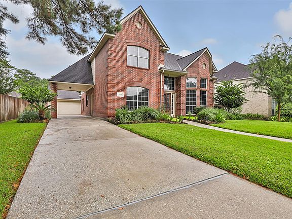 3rd image of 3526 Whispering Brook Dr