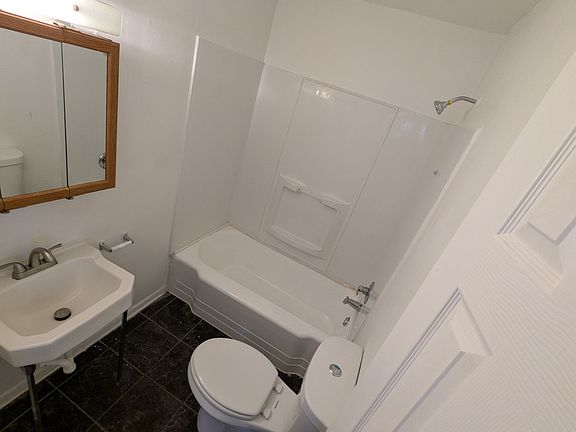 5th image of 10700 S Avenue M