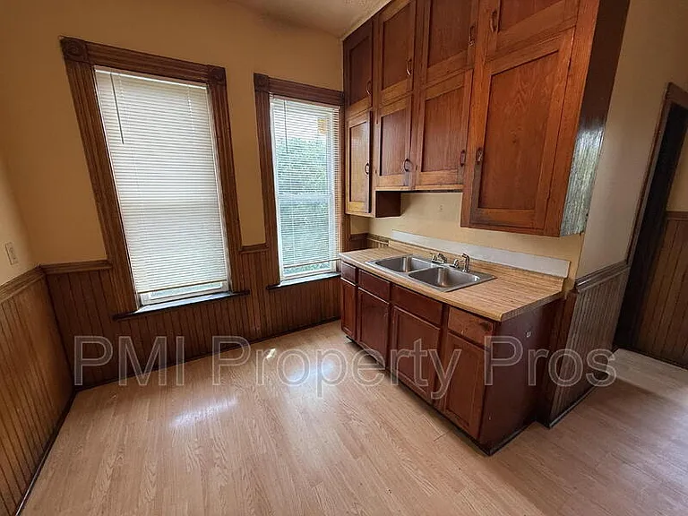 2441 N Dr William Finlayson St — Photo 13