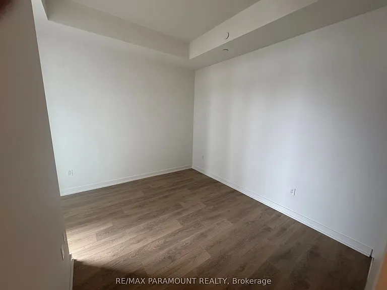 1037 The Queensway #605 — Photo 11