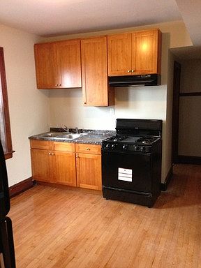 5th image of 3808 W Dickens Ave #1