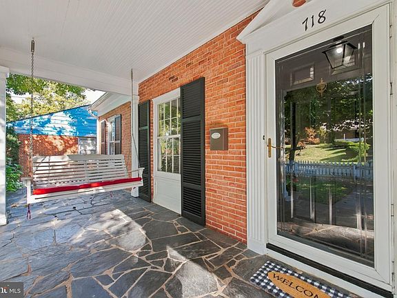 5th image of 718 Academy Cir