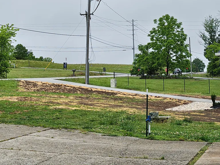 Convenient access to I-40 East (1 mile)