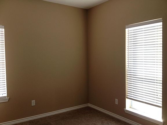 3rd image of 681 N Bradford St APT 3