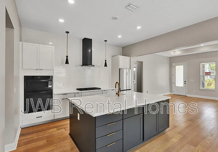 274 Daydream Ave — Photo 2