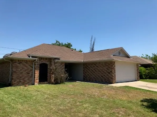 1005 Packard Dr, Arlington, TX 76001