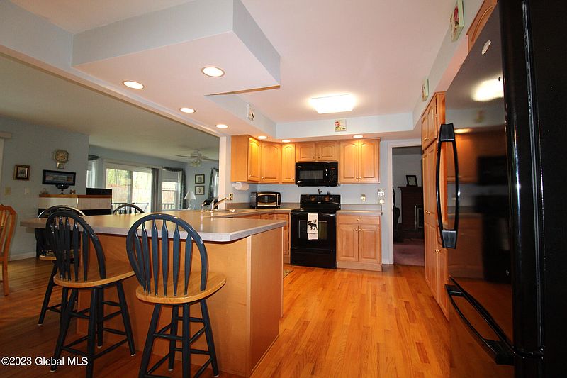 5th image of 56 Rolling Brook Drive