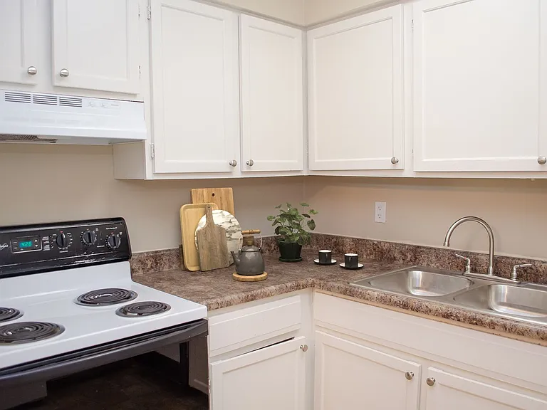 Citadel Apartments — Photo 13