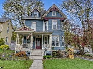 81 High St, Newton, NJ 07860