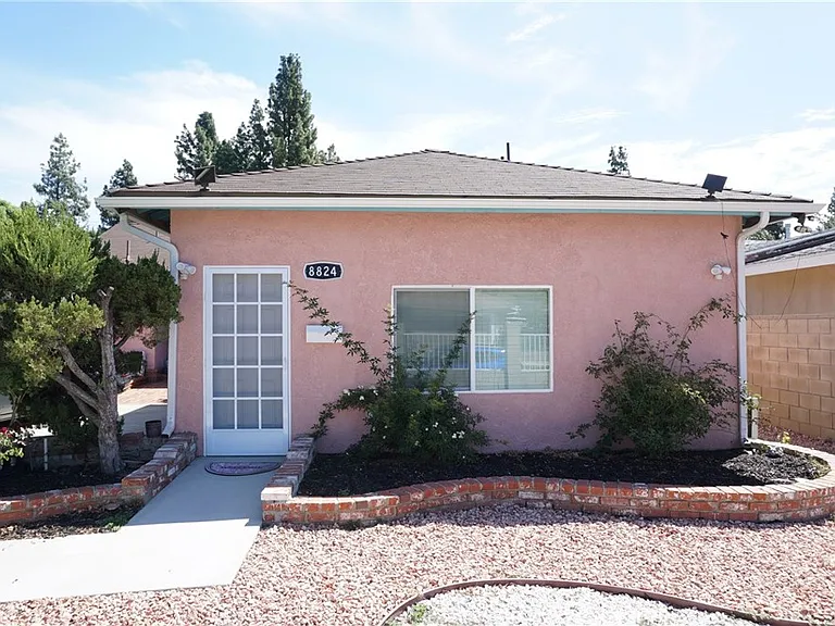 8824 Quartz Ave — Photo 2