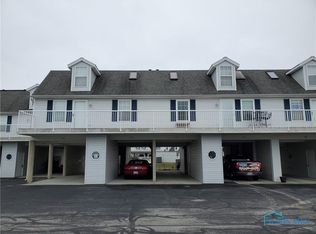 105 N Schooner Point Dr, Port Clinton, OH 43452