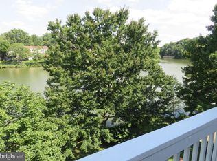 2982 Yarling Ct, Falls Church, VA 22042