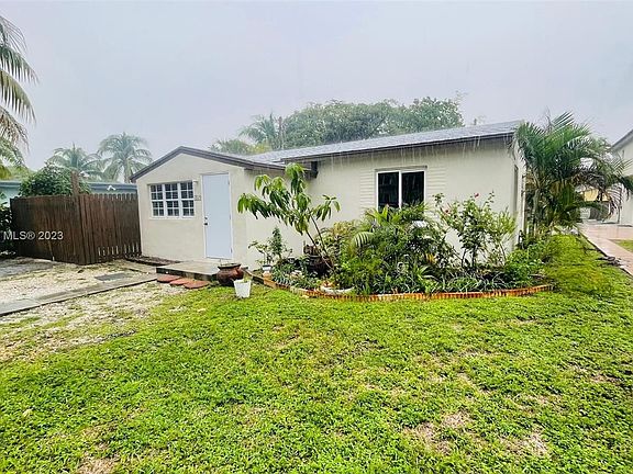 3rd image of 409 SE 22nd St
