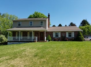 49 Green Creek Ln, Glen Mills, PA 19342