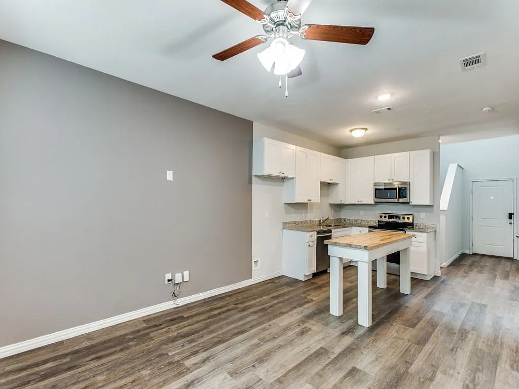 3330 Brambleton Hill Pl — Photo 4