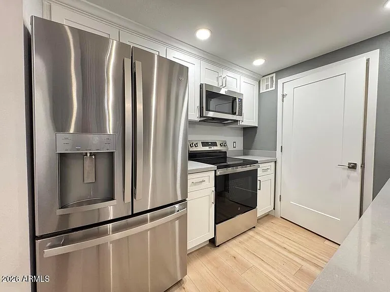1701 E Colter St #431 — Photo 5