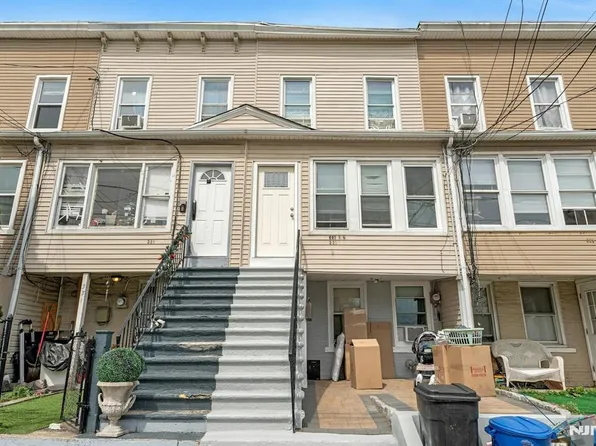 331 1/2 Forest St, Kearny, NJ 07032