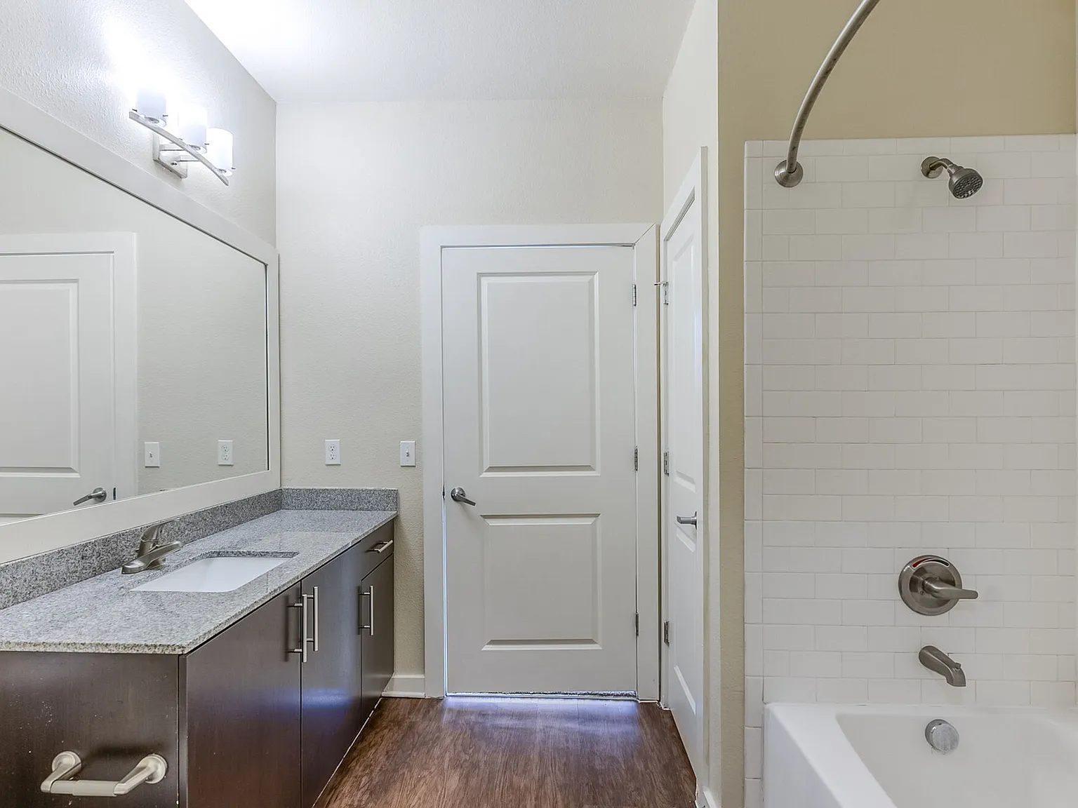 Edge at 1702 — Photo 2