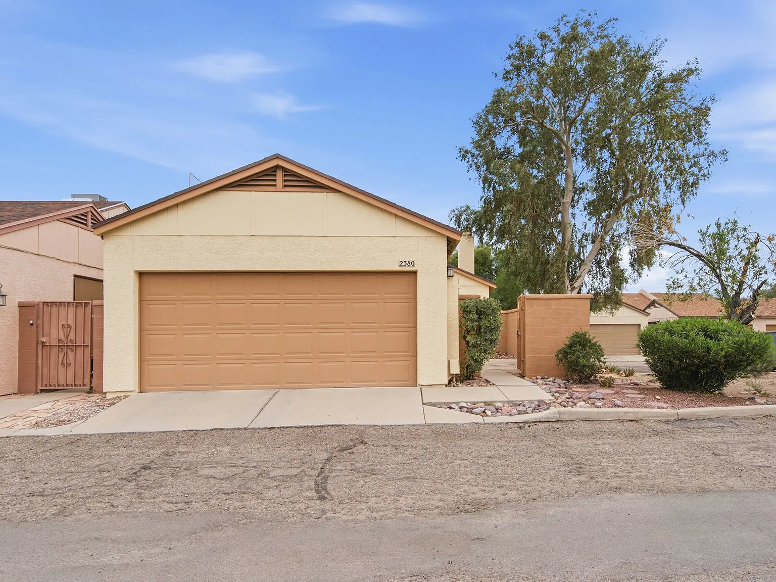 Beautiful Townhome for Rent! — Photo 2