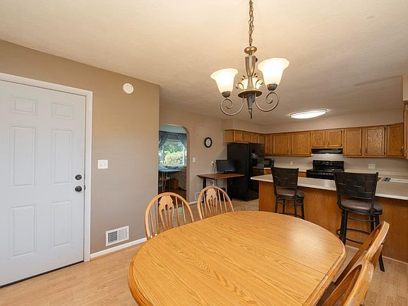 2nd image of 104 Pomerene Ave
