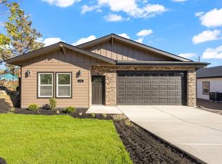 137 SE 16th St, Madras, OR 97741
