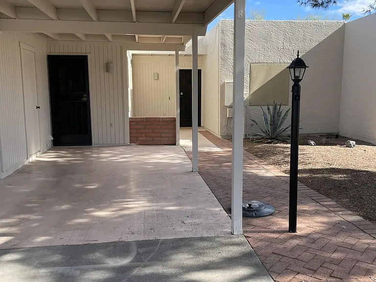 230 N Calle Acuarela — Photo 3