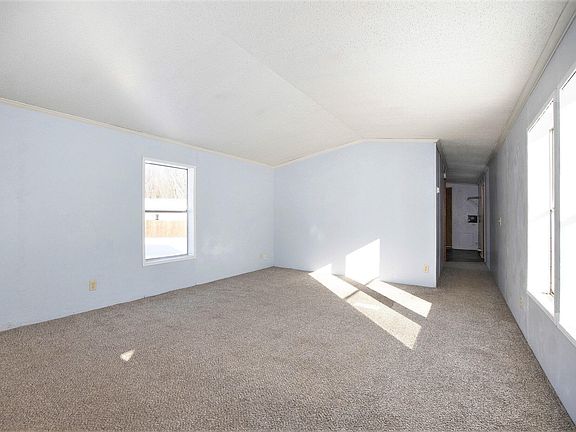 4th image of 411 Poplar St