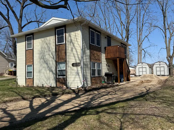 128 McMillan St, Grand Ledge, MI 48837