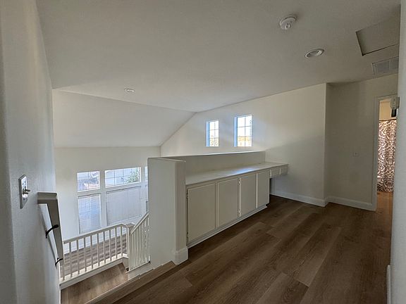 4th image of 769 Atlantic Dr