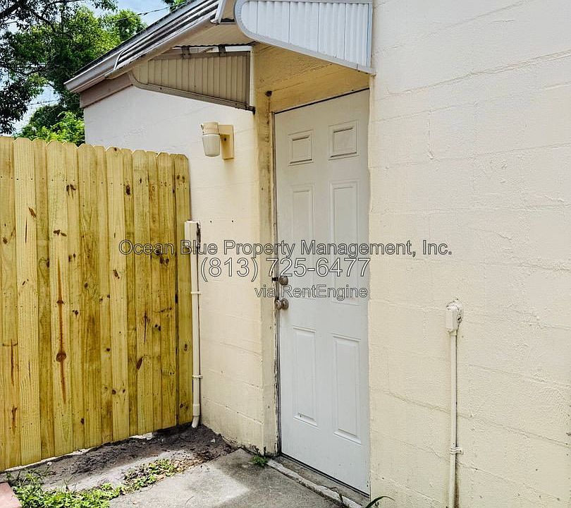 1st image of 104 Emerald Ln #B