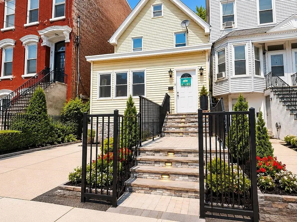 68 Brinkerhoff St