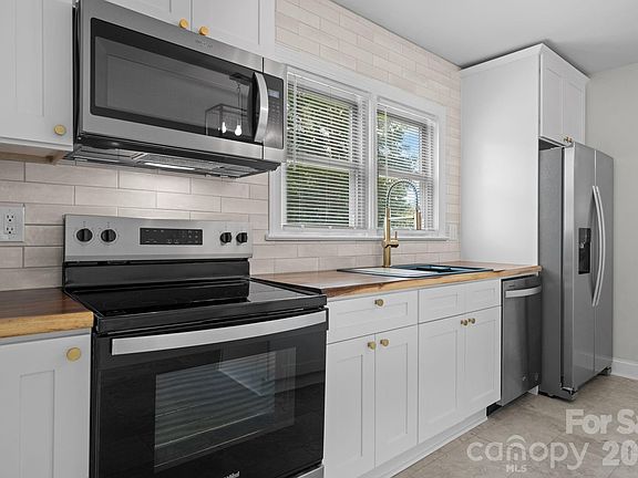 4th image of 12 Ruth Ave