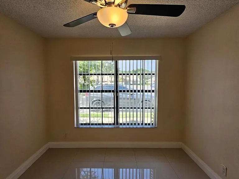480 Hardwood Pl — Photo 7