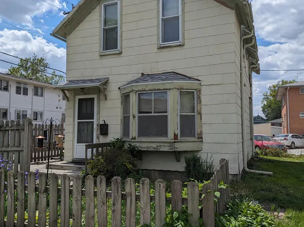 923 S 16th St, Lincoln, NE 68508