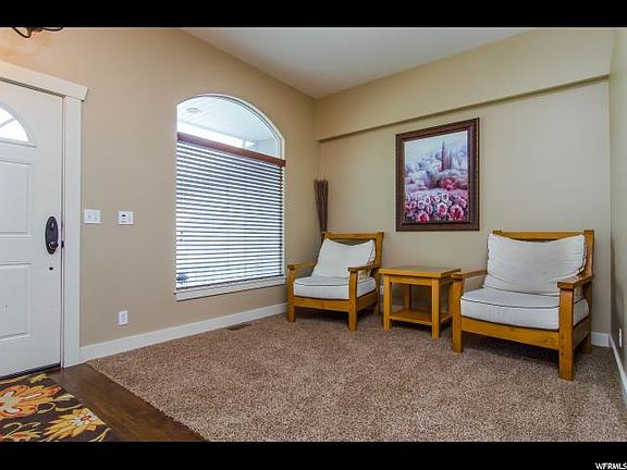 3rd image of 872 E Willow Wood Dr