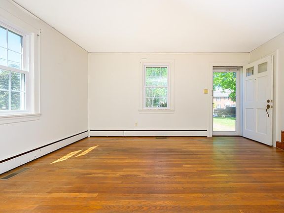 5th image of 536 Westview Ave #538