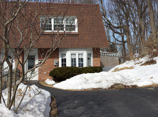 14 Roundtree Ct, Beacon, NY 12508