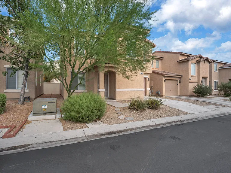 2446 El Valle St — Photo 26