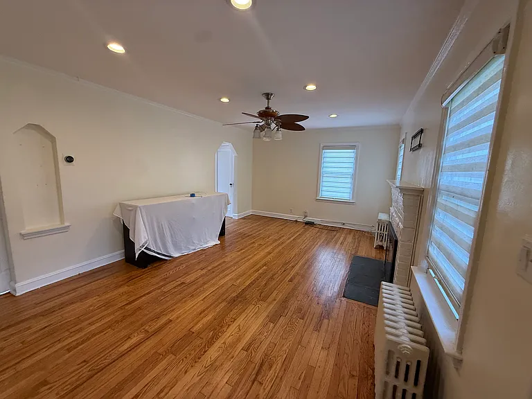730 Cottage St — Photo 4