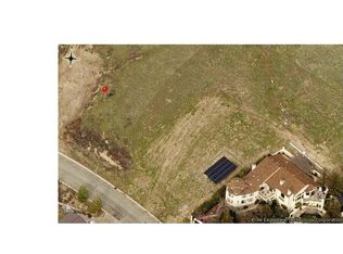 34 Masonhill Dr, Lake Hughes, CA 93532