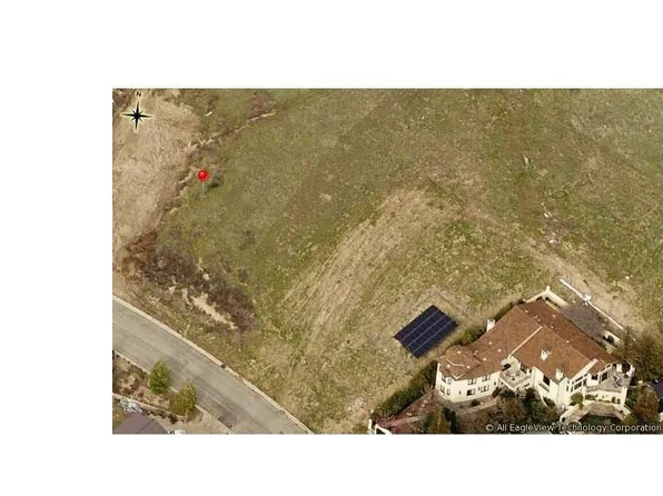 34 Masonhill Dr, Lake Hughes, CA 93532