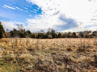 6447 Riverview Dr, Pacific, MO 63069