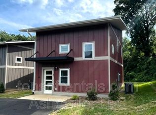 67 East St, Asheville, NC 28803