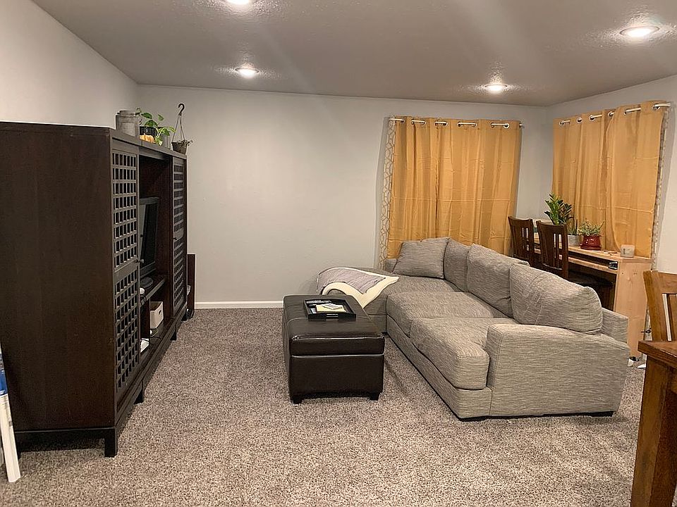 2nd image of 3623 S Sheridan Blvd Unit 13