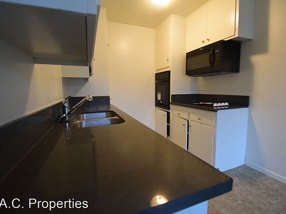 5th image of 11840 Kittridge St #31