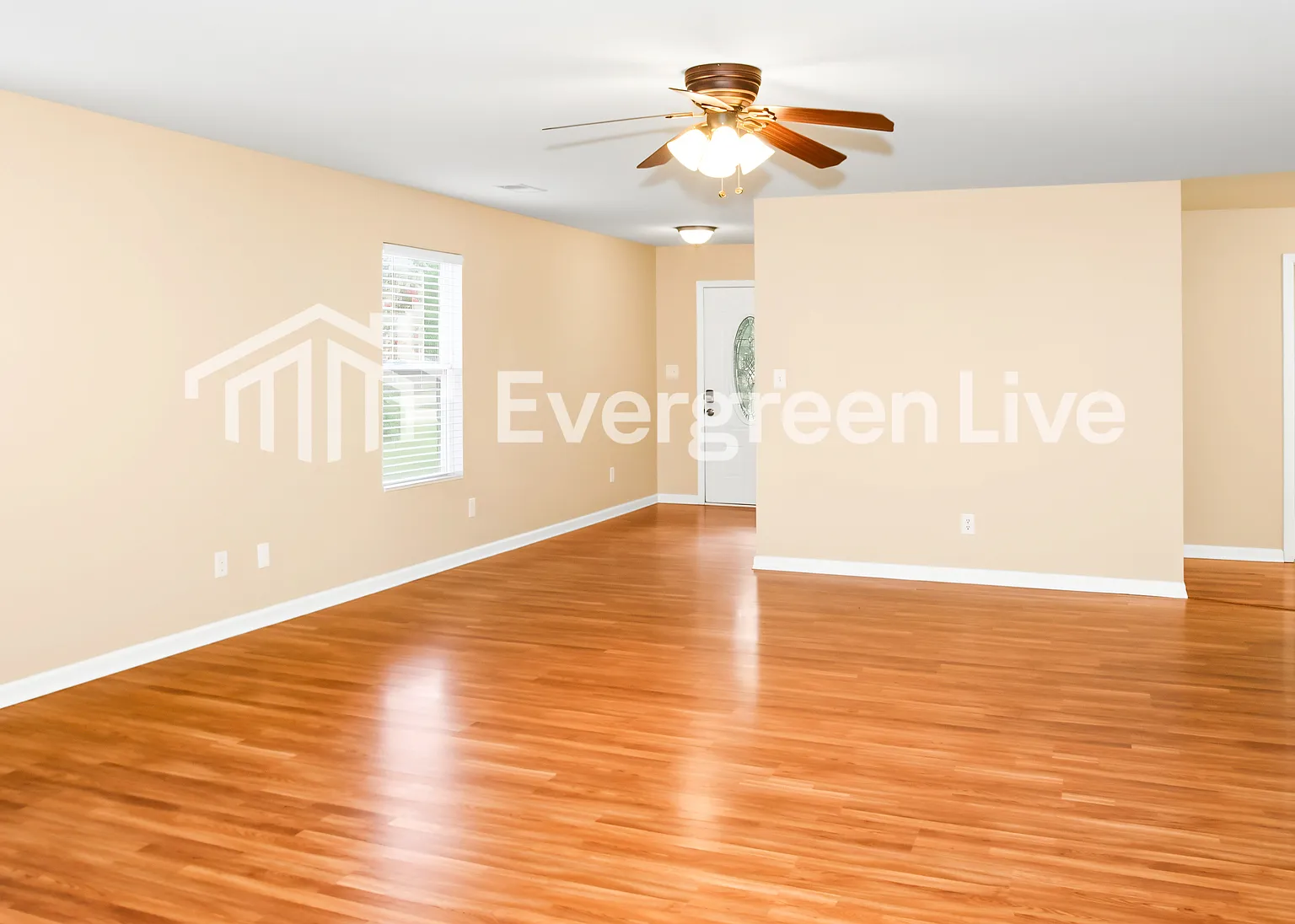 3 bed, 2.0 bath, 1931 sqft, $1,795 — Photo 3