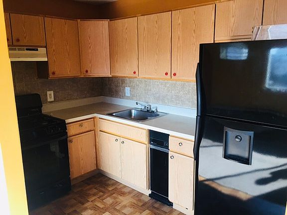 5th image of 108 Soundview Ave #2
