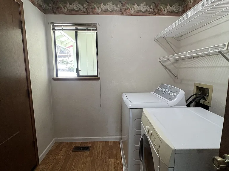 17909 Huckleberry Dr — Photo 16
