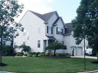 323 Val Dr, Mount Laurel, NJ 08054